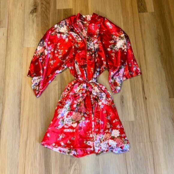 Red Floral Silk Robe - Picture 1 of 2